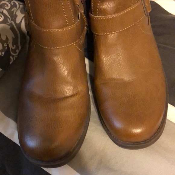 Boots - Picture 3 of 3